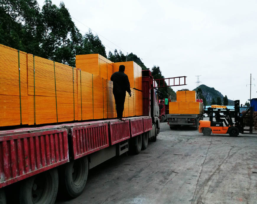 100萬的建筑模板訂單量發往湖南岳陽！